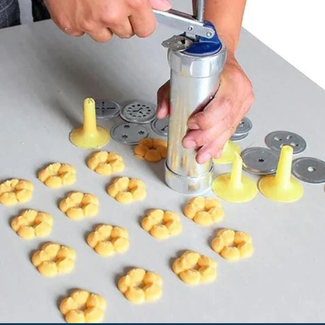 Stampo per Biscotti in Alluminio con 20 Forme e 4 Beccucci