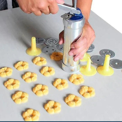Stampo per Biscotti in Alluminio con 20 Forme e 4 Beccucci