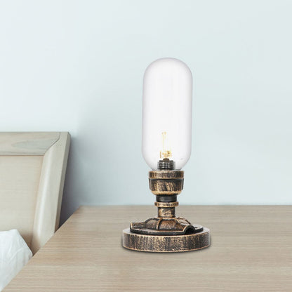 Lampada da Tavolo in Metallo Elegante con Paralume Industriale