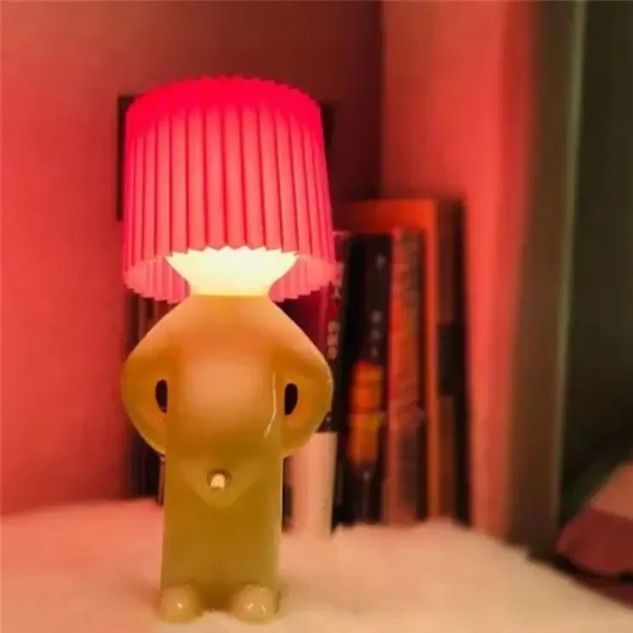 Lampada da Scrivania Originale a Forma di Figurina