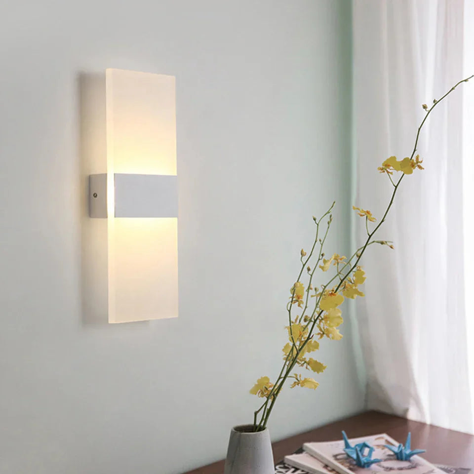 Lampada da parete LED elegante ricaricabile